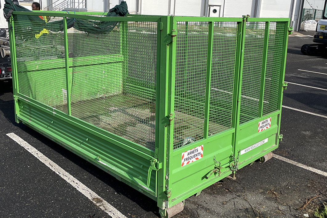 Benne ouverte grillagée 8m3