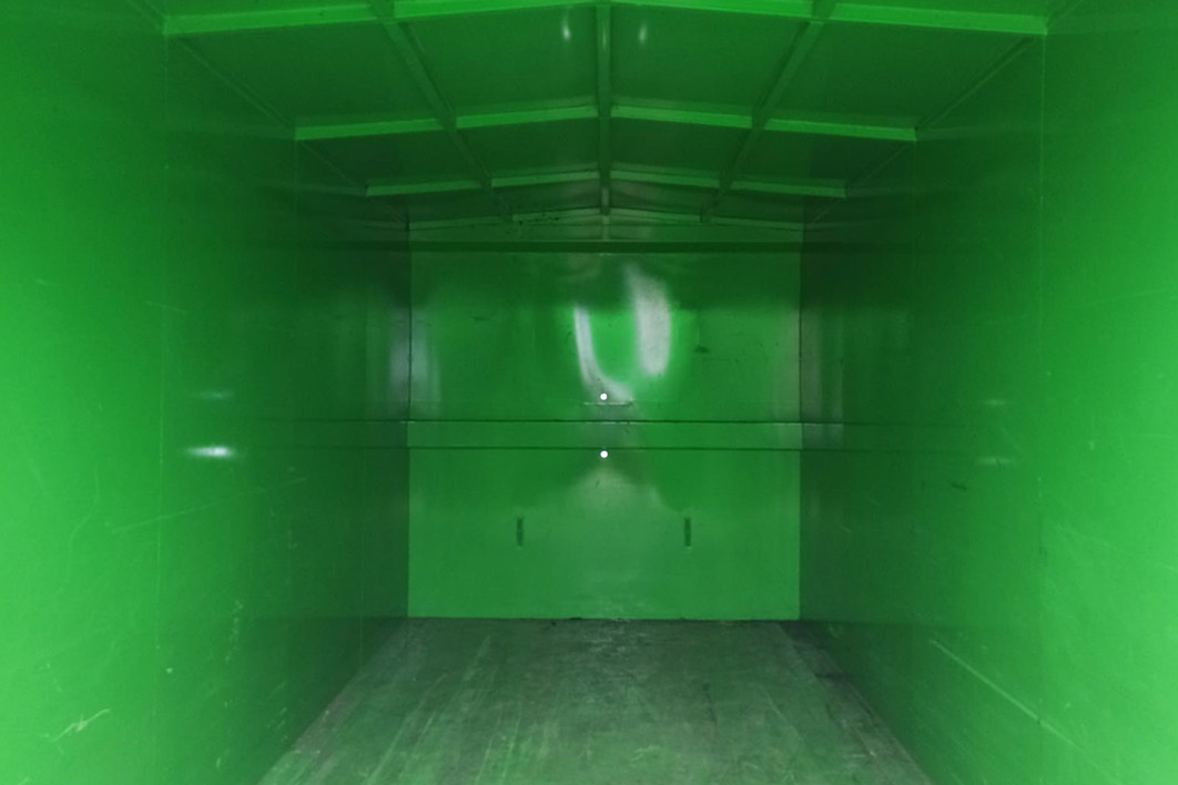 Intérieur d'une de nos bennes fermées 30m3